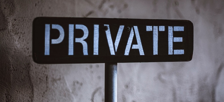 Private sign